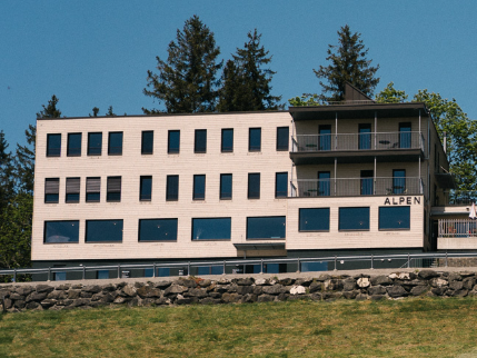 Alpenhof – Restaurant, Hotel & Bibliothek